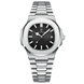 Montre pour homme de couleur argentée avec cadran noir et affichage de la date.