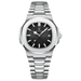 Montre automatique de couleur argentée avec un cadran noir à rayures horizontales et un guichet de date.